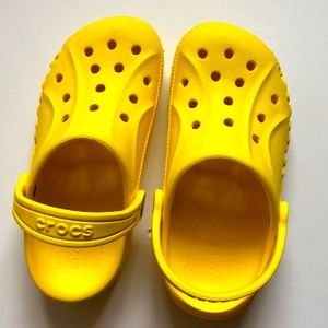Crocs - Unisex - Yellow/Lemon color - Classic Clogs - size C- 13